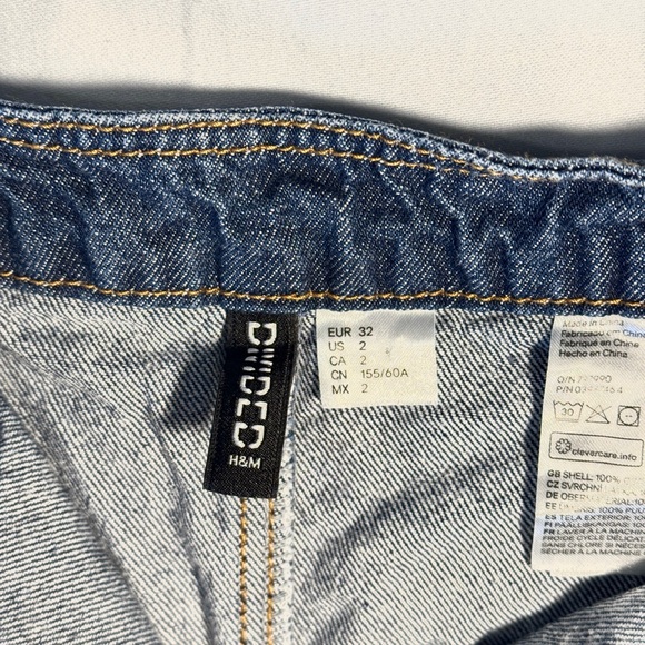 H&M Denim Zipper Mini Skirt - Picture 2 of 3